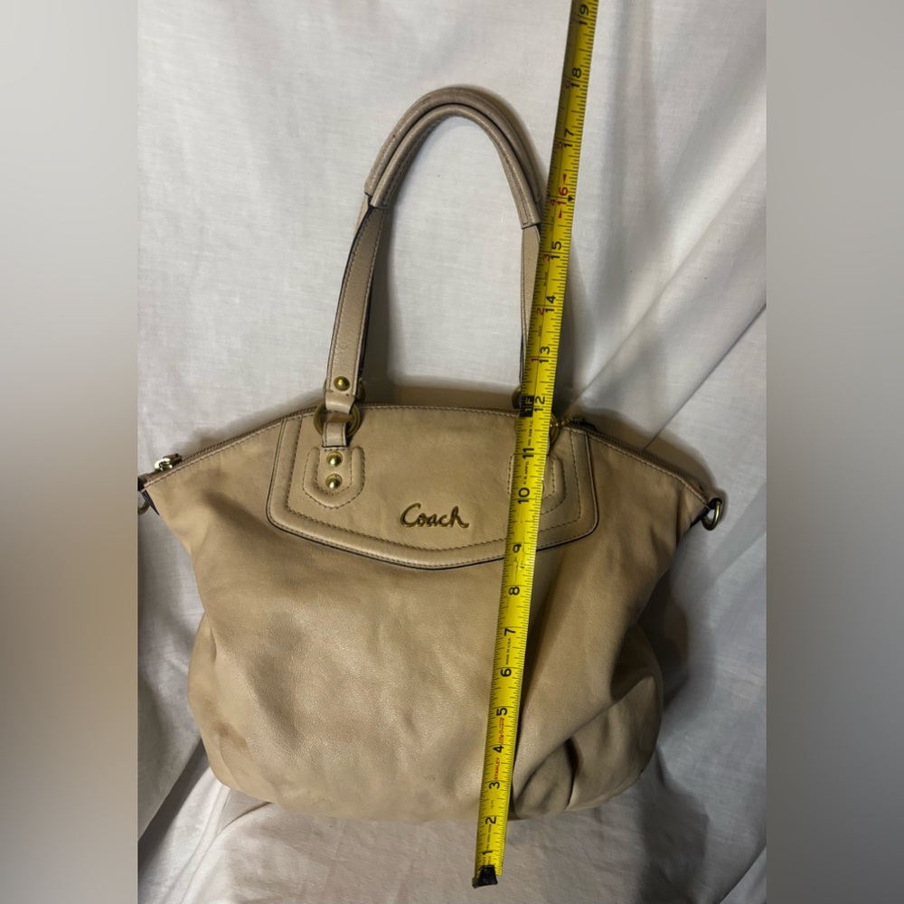 2013 Coach Madison All Leather Cream Color Satchel- Pre Loved Authentic- GUC 💜 - Picture 6 of 16